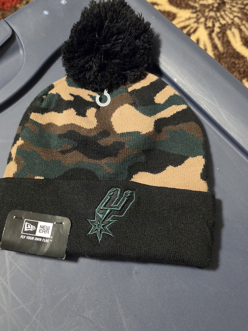 NBA New Era Men  San Antonio Spurs Camo Pom Beanie - Black/Green/Tan